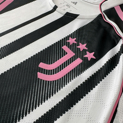 ÁO BÓNG ĐÁ JUVENTUS 2025/26 SÂN NHÀ CHÍNH HÃNG PLAYER KHÔNG TAG JJ4314