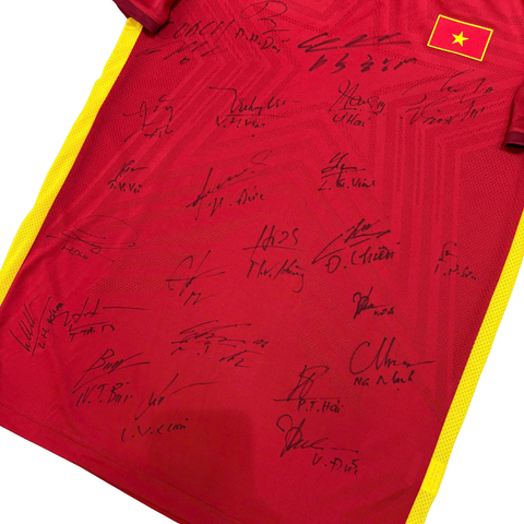 ÁO BÓNG ĐÁ VIỆT NAM 2021 SÂN NHÀ CHÍNH HÃNG PLAYER + PATCH VÒNG LOẠI WORLD CUP 2022 + CHỮ KÍ CẦU THỦ