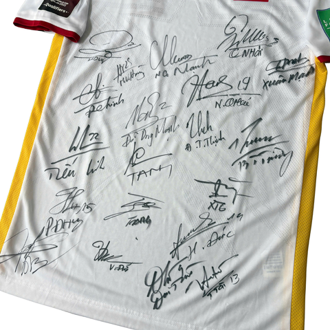 ÁO BÓNG ĐÁ VIỆT NAM 2021 SÂN KHÁCH CHÍNH HÃNG PLAYER + PATCH VÒNG LOẠI WORLD CUP 2022 + CHỮ KÍ CẦU THỦ