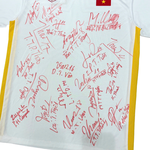 ÁO BÓNG ĐÁ VIỆT NAM 2021 SÂN KHÁCH CHÍNH HÃNG PLAYER + CHỮ KÍ ĐỘI TUYỂN NỮ