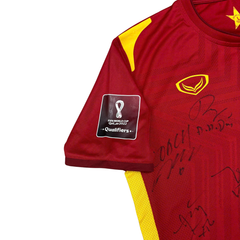 ÁO BÓNG ĐÁ VIỆT NAM 2021 SÂN NHÀ CHÍNH HÃNG PLAYER + PATCH VÒNG LOẠI WORLD CUP 2022 + CHỮ KÍ CẦU THỦ