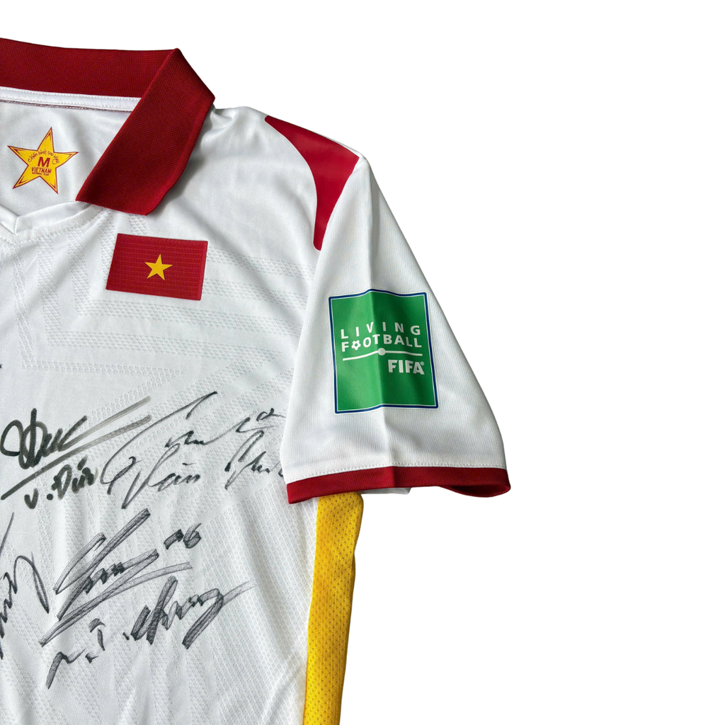 ÁO BÓNG ĐÁ VIỆT NAM 2021 SÂN KHÁCH CHÍNH HÃNG PLAYER + PATCH VÒNG LOẠI WORLD CUP 2022 + CHỮ KÍ CẦU THỦ