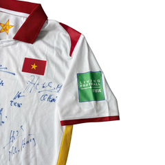 ÁO BÓNG ĐÁ VIỆT NAM 2021 SÂN KHÁCH CHÍNH HÃNG PLAYER + PATCH VÒNG LOẠI WORLD CUP 2022 + CHỮ KÍ CẦU THỦ