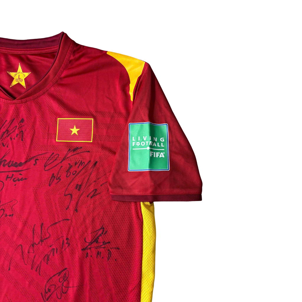 ÁO BÓNG ĐÁ VIỆT NAM 2021 SÂN NHÀ CHÍNH HÃNG PLAYER + PATCH VÒNG LOẠI WORLD CUP 2022 + CHỮ KÍ CẦU THỦ