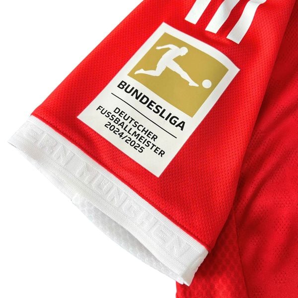 ÁO BÓNG ĐÁ BAYERN MUNICH 2025/26 SÂN NHÀ CHÍNH HÃNG PLAYER - PATCH VÔ ĐỊCH BUNDESLIGA + NAMESET OLISE - JJ2144