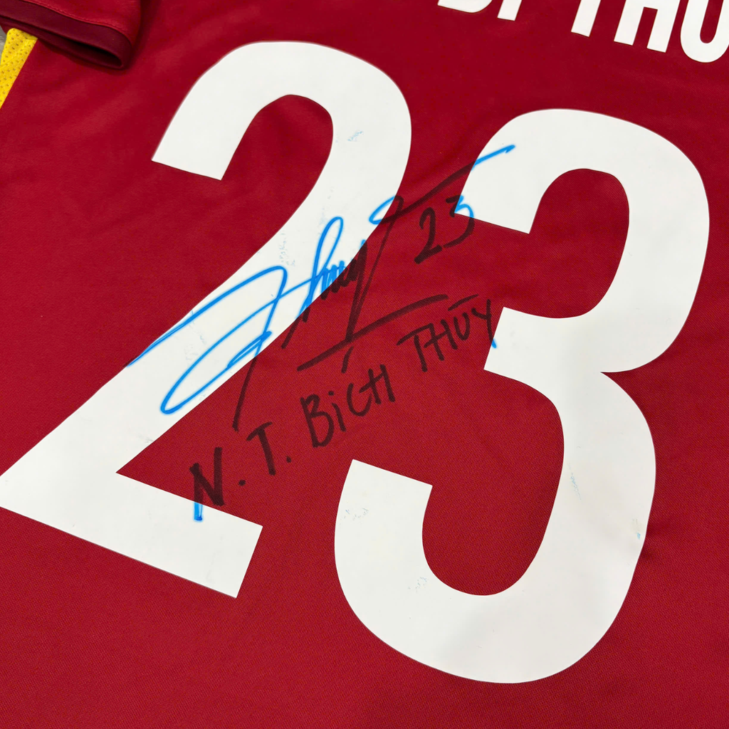 ÁO BÓNG ĐÁ VIỆT NAM 2021 SÂN NHÀ CHÍNH HÃNG PLAYER + PATCH AFC WOMEN'S ASIAN CUP INDIA 2022 #23 N.T.B.THUY + CHỮ KÍ