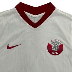 ÁO BÓNG ĐÁ ĐỘI TUYỂN QATAR 2022/23 CHÍNH HÃNG SÂN NHÀ FAN CD8103-100 - PATCH FIFA WORLD CUP SIZE M (UK)