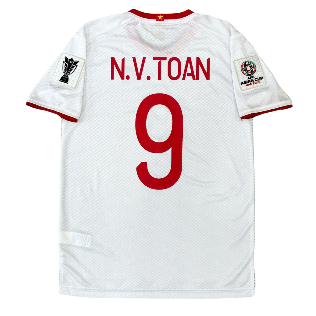 ÁO BÓNG ĐÁ VIỆT NAM 2019 SÂN KHÁCH CHÍNH HÃNG PLAYER 038-923 - NGUYỄN VĂN TOÀN #9 + PATCH ASIAN CUP 2019 - KHÔNG TAG - 10/10