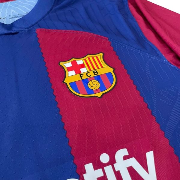 ÁO BÓNG ĐÁ BARCELONA 2023/24 SÂN NHÀ BẢN PLAYER - DX2615-456 (KHÔNG TAG, NAMESET PEDRI-8, PATCH UCL)