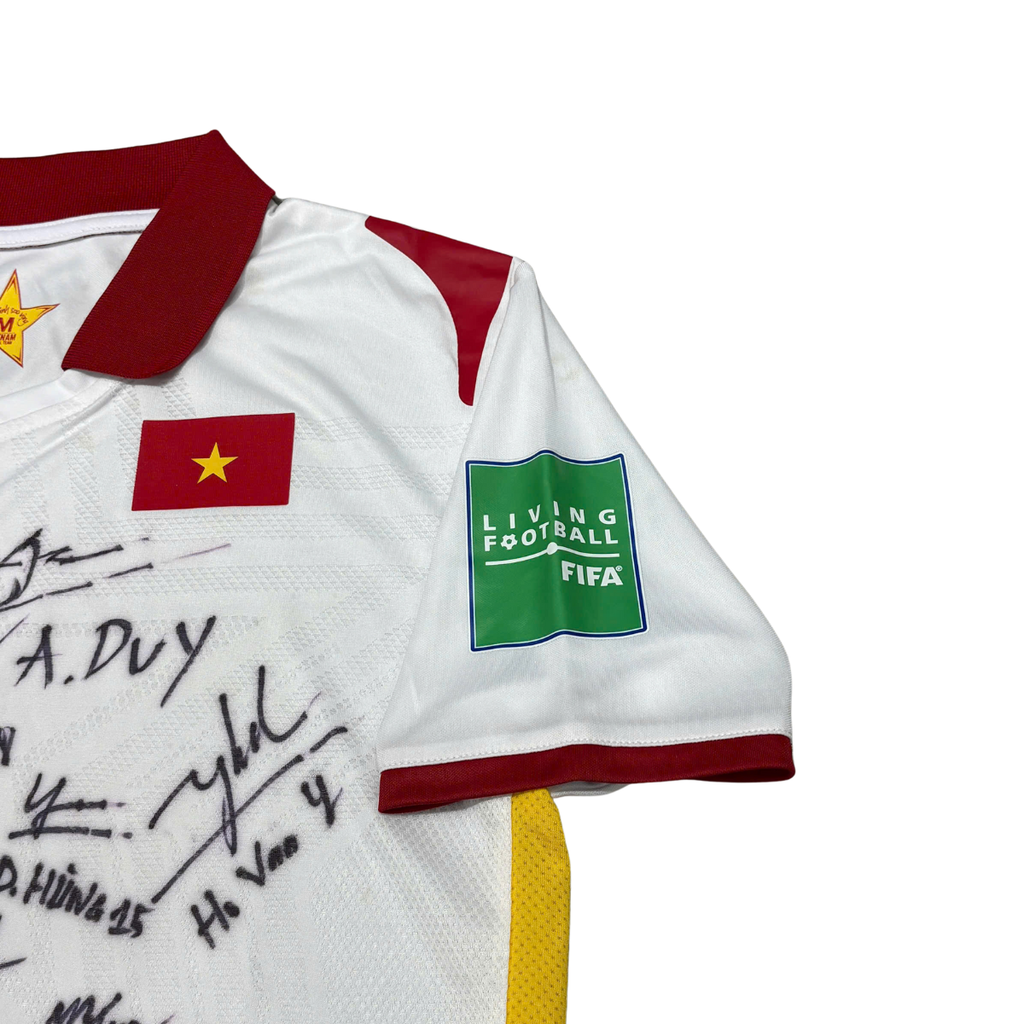 ÁO BÓNG ĐÁ VIỆT NAM 2021 SÂN KHÁCH CHÍNH HÃNG PLAYER + PATCH FIFA FUTSAL WORLD CUP LITHUANIA 2021 + CHỮ KÍ CẦU THỦ