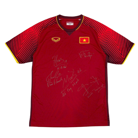 ÁO BÓNG ĐÁ VIỆT NAM 2018 SÂN NHÀ CHÍNH HÃNG PLAYER + CHỮ KÍ CẦU THỦ