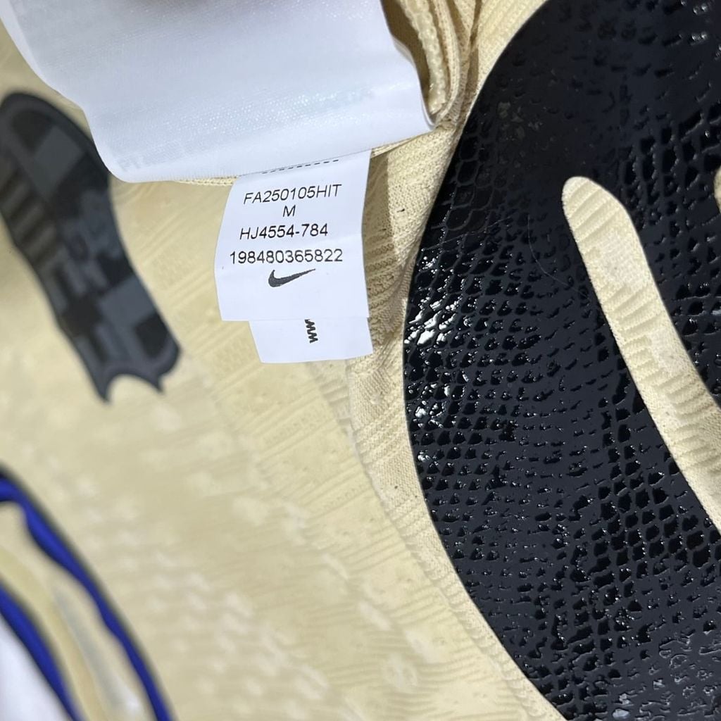 ÁO BÓNG ĐÁ BARCELONA x KOBE BRYANT 2025/26 CHÍNH HÃNG SÂN KHÁCH BẢN PLAYER -  HJ4554-784