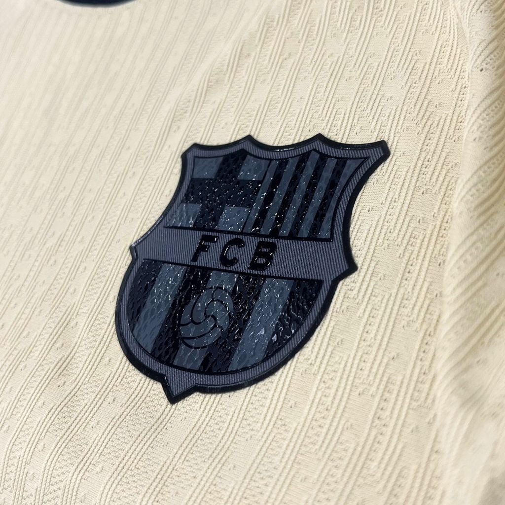 ÁO BÓNG ĐÁ BARCELONA x KOBE BRYANT 2025/26 CHÍNH HÃNG SÂN KHÁCH BẢN PLAYER -  HJ4554-784