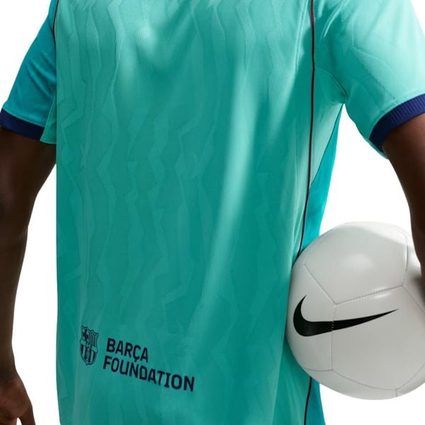ÁO BÓNG ĐÁ BARCELONA 2026/27 SÂN KHÁCH THỨ BA CHÍNH HÃNG PLAYER II6639-301