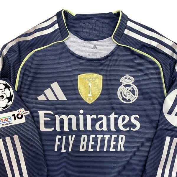ÁO BÓNG ĐÁ REAL MADRID TAY DÀI 2025/26 SÂN KHÁCH PLAYER CHÍNH HÃNG - NAMESET BELLINGHAM #5 - PATCH C1 - KHIÊN VÔ ĐỊCH FIFA INTERCONTINENTAL 2024  - JV5924