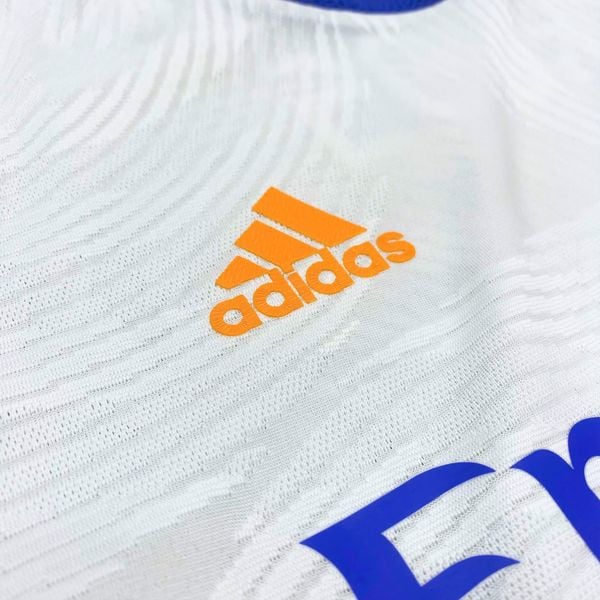 ÁO BÓNG ĐÁ REAL MADRID 2021/22 SÂN NHÀ CHÍNH HÃNG PLAYER - NAMESET KROSS #8 - GQ1360