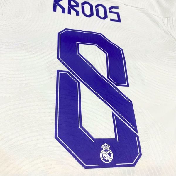 ÁO BÓNG ĐÁ REAL MADRID 2021/22 SÂN NHÀ CHÍNH HÃNG PLAYER - NAMESET KROSS #8 - GQ1360