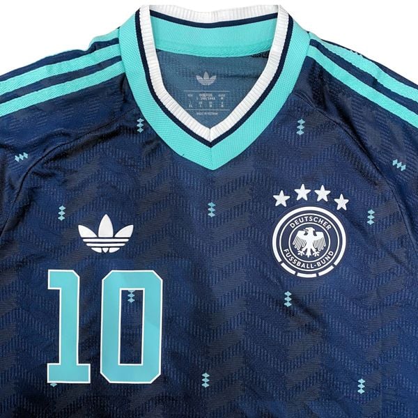 ÁO BÓNG ĐÁ ĐỨC WC2026 SÂN KHÁCH CHÍNH HÃNG PLAYER - NAMESET MUSIALA #10-  JN2070