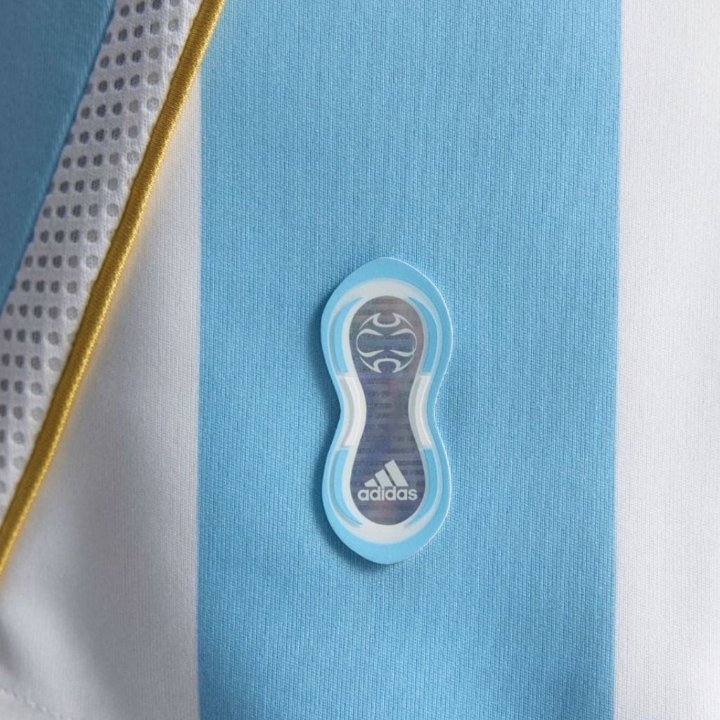 ÁO BÓNG ĐÁ ARGENTINA 2006 REISSUE MESSI 10 SÂN NHÀ CHÍNH HÃNG JN3708