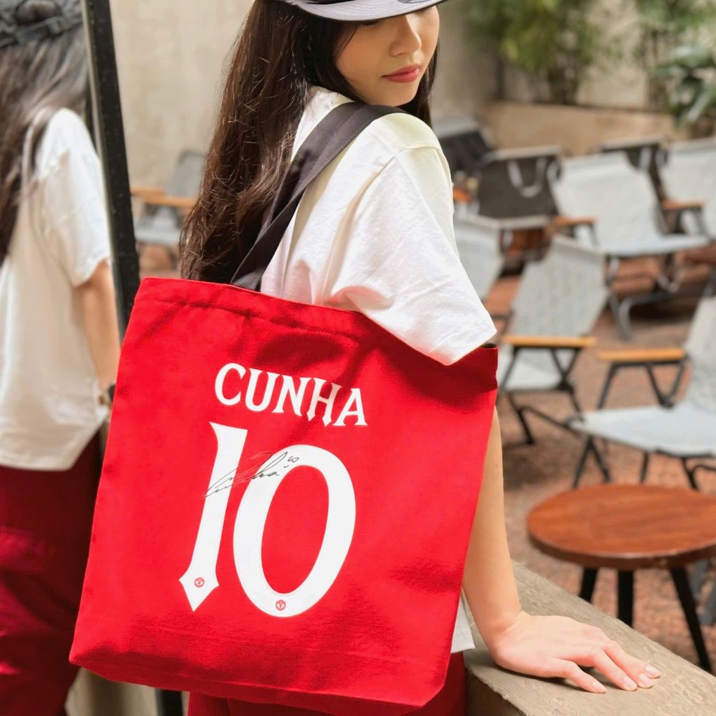 TÚI TOTE CANVAS MANCHESTER UNITED CUNHA #10 MÀU ĐỎ - SPIDY TTMU02-CUNHA