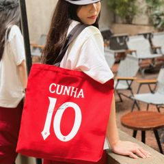 TÚI TOTE CANVAS MANCHESTER UNITED CUNHA #10 MÀU ĐỎ - SPIDY TTMU02-CUNHA