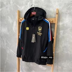ÁO KHOÁC GIÓ ARSENAL ĐEN SỌC 3 MÀU 2023/24