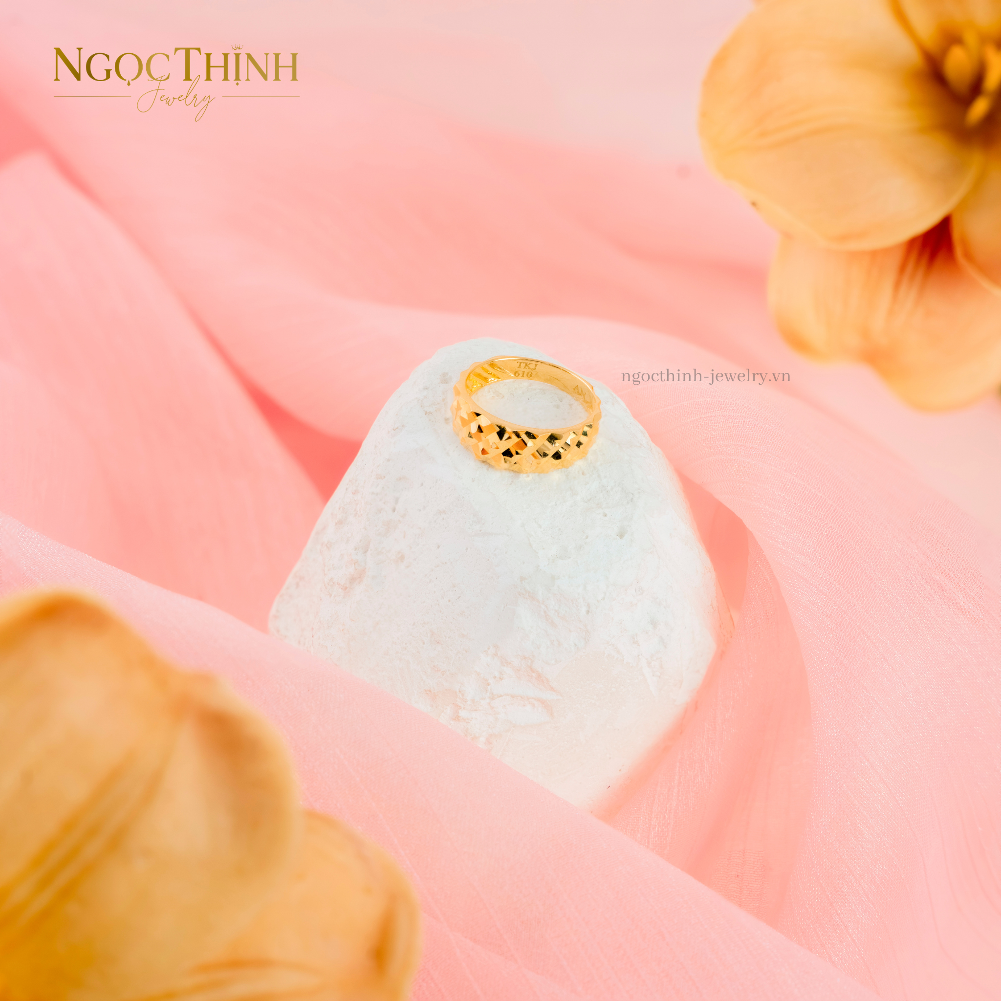 Nhẫn nữ