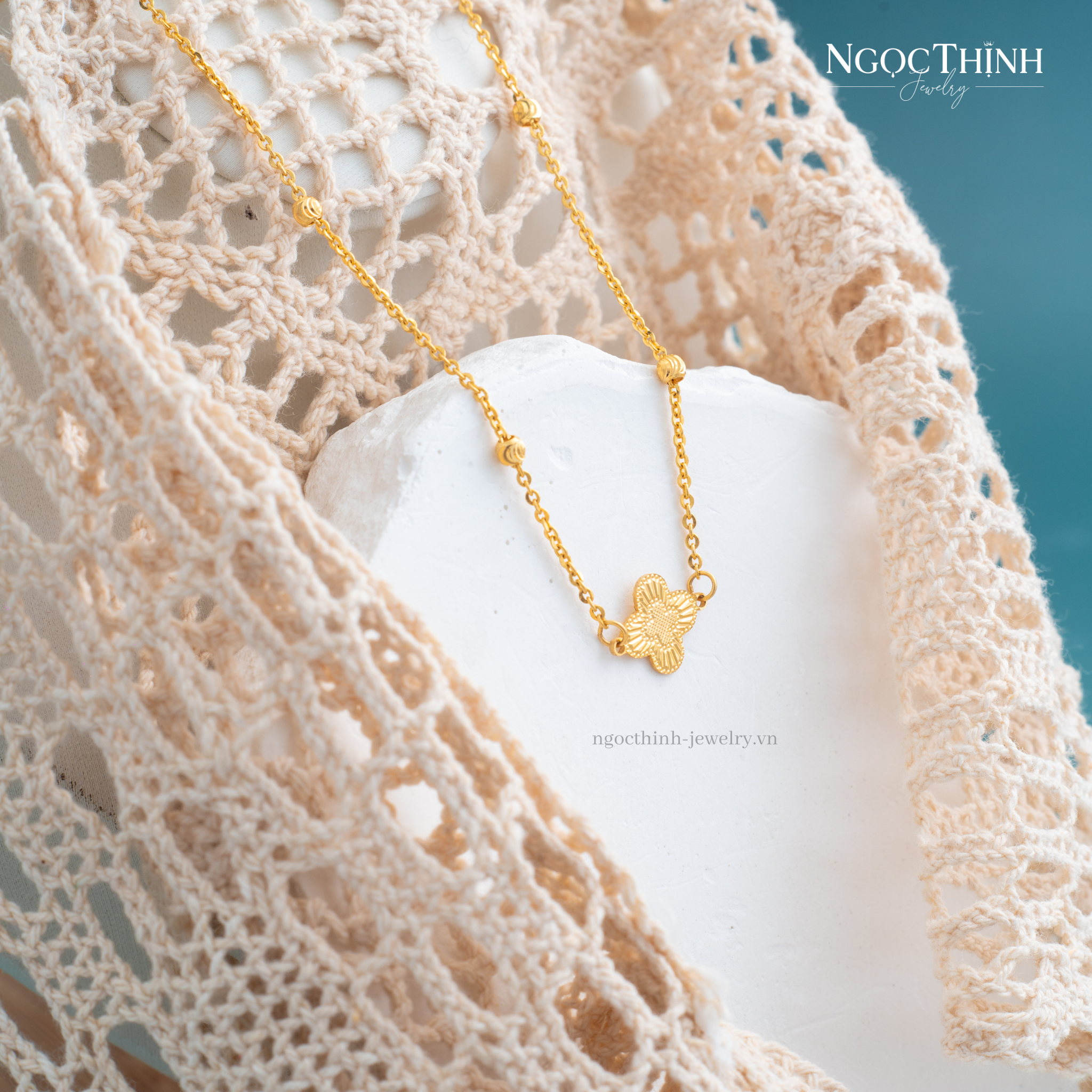 Dây chuyền liền mặt