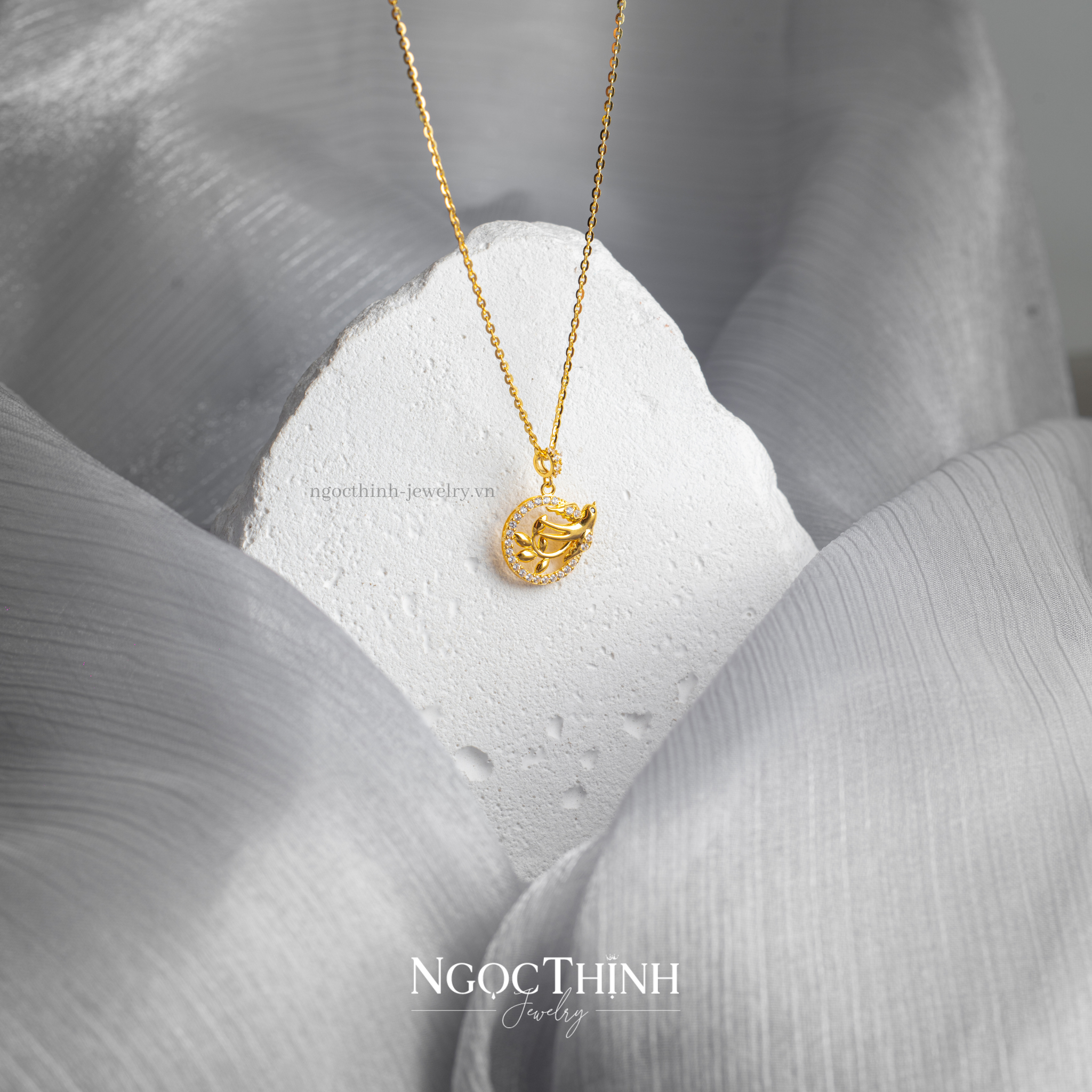 Dây chuyền liền mặt