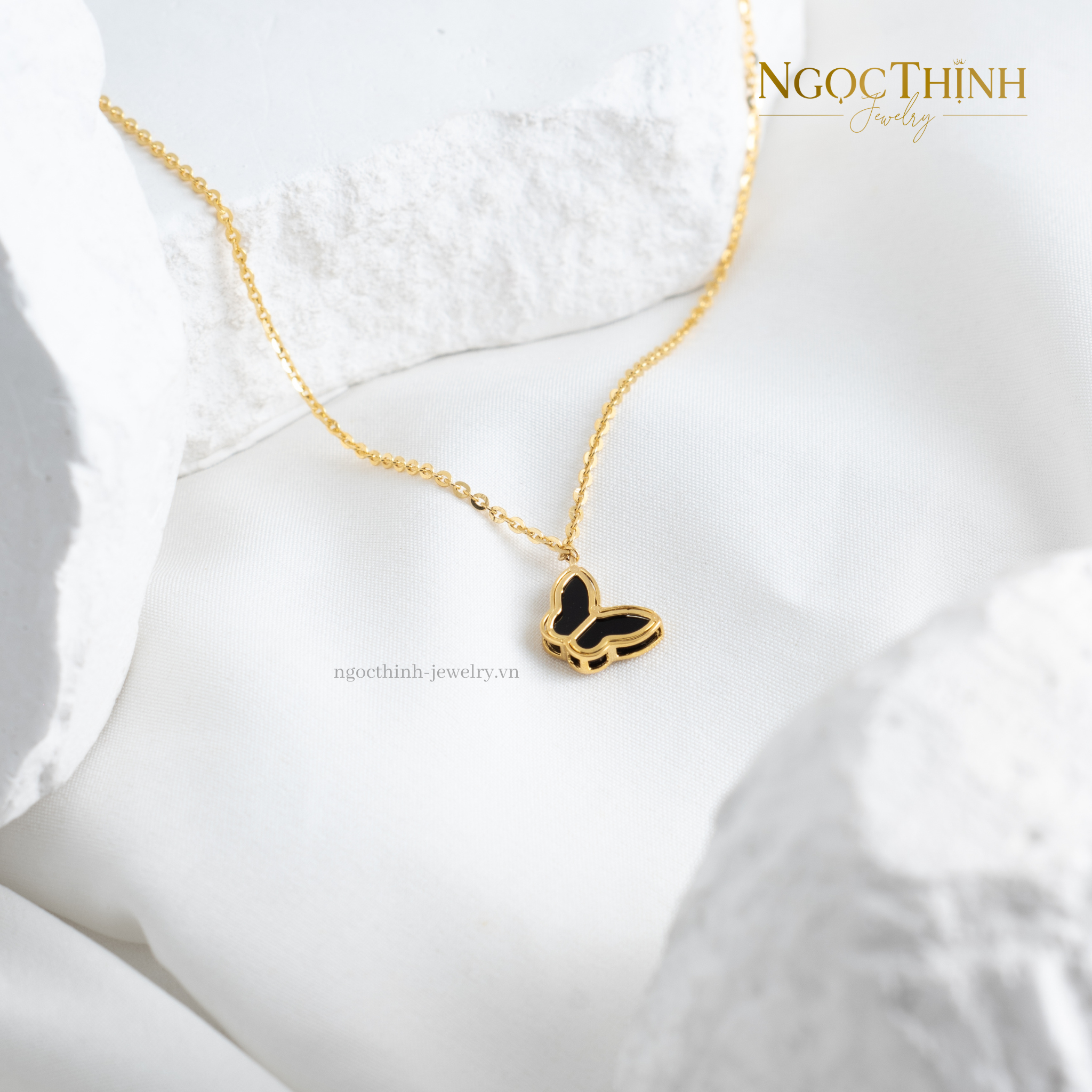 Dây chuyền liền mặt