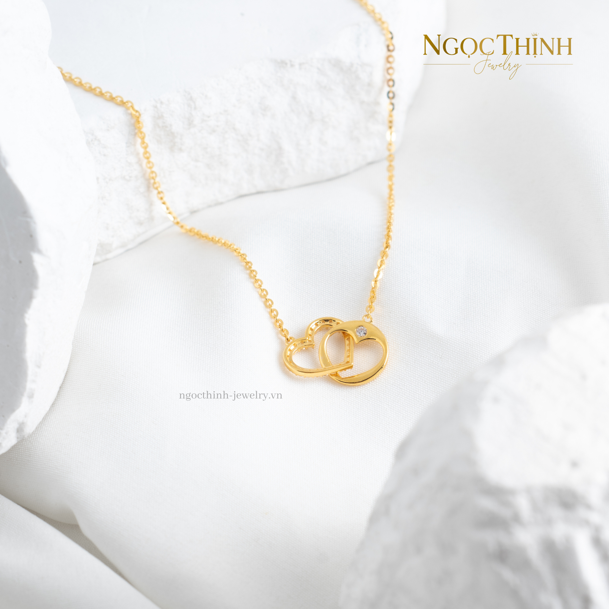 Dây chuyền liền mặt