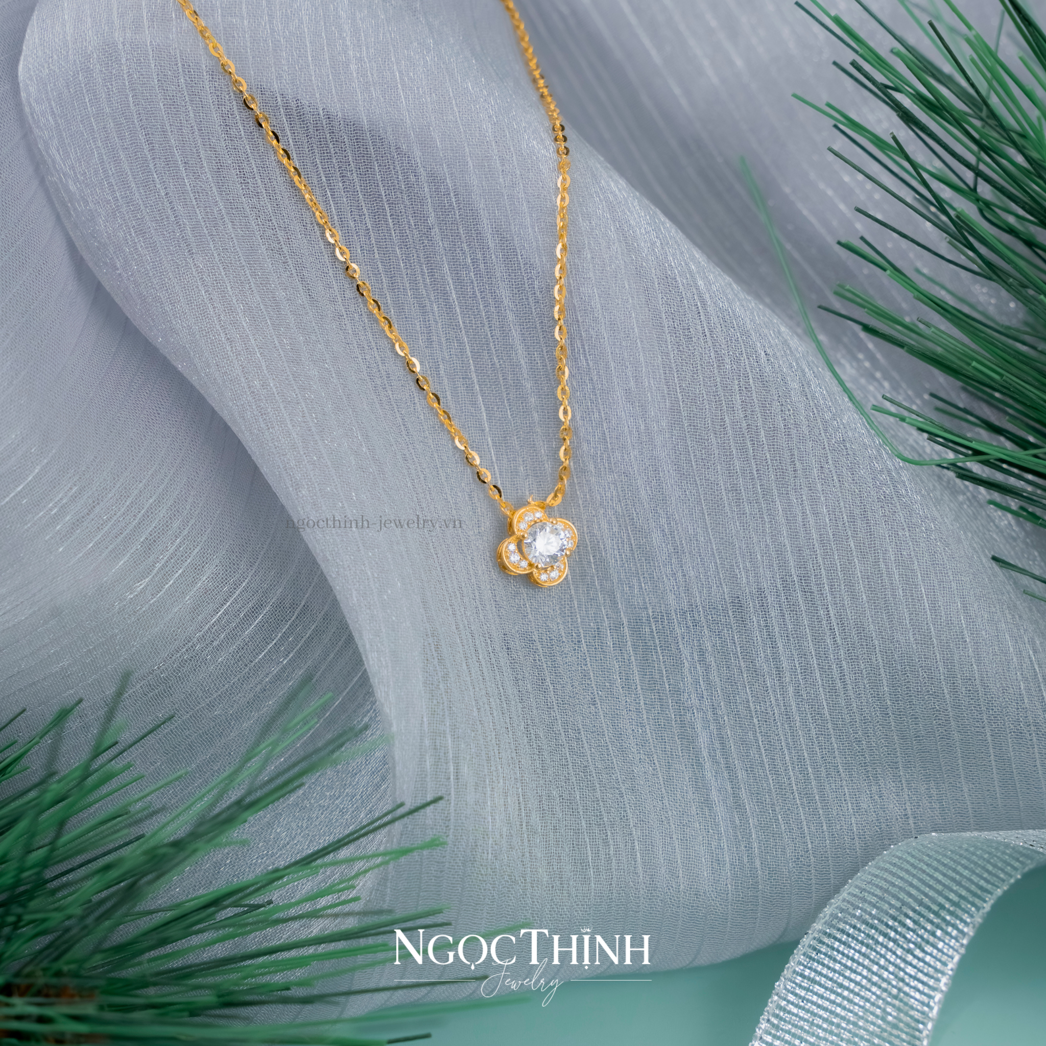 Dây chuyền liền mặt