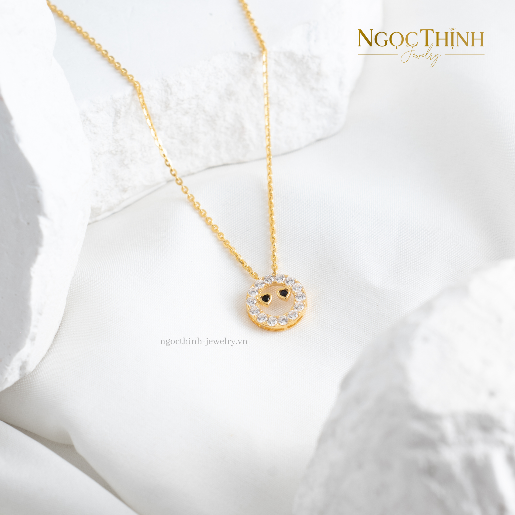 Dây chuyền liền mặt