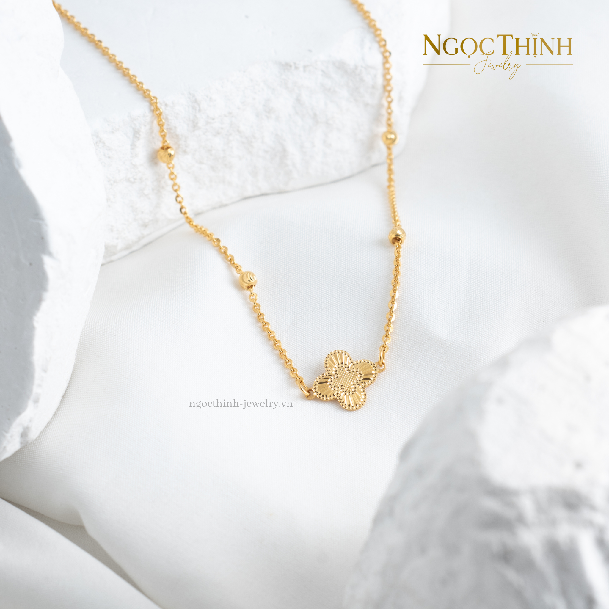 Dây chuyền liền mặt