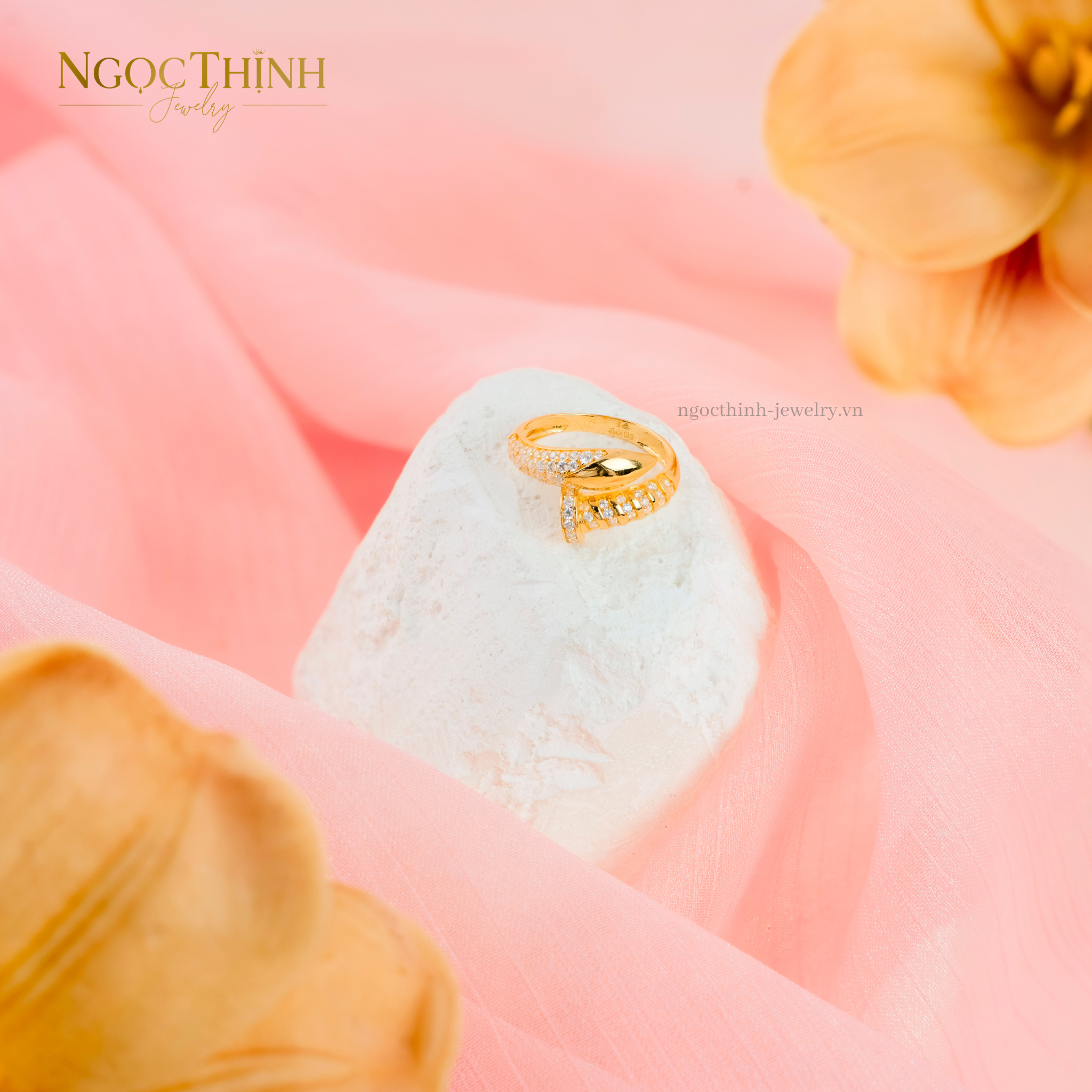 Nhẫn nữ