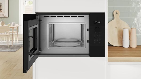 Lò vi sóng âm tủ Bosch BFL524MB2 Serie 4