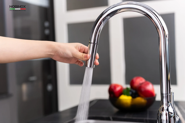 Vòi rửa bát dây rút Nobinox AQUA NX660N