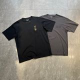  Áo thun Uniqlo x Basquiat ĐEN 