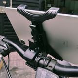  Giá đỡ máy tính bảng/iPad trên ghi-đông/tay lái xe đạp/xe máy xoay 360 độ Zaki 