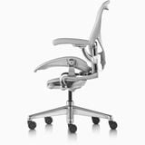 Ghế công thái học Herman Miller Aeron khung nhôm chân nhôm