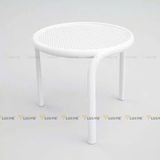 bàn nhựa hồ bơi