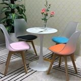 Ghế mặt nệm lưng nhựa trong nhám chân gỗ DPA05F