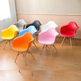 Ghế nhựa thuyền chân gỗ DPA14