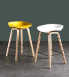 Ghế bar nhựa PP chân sắt giả gỗ DPE04