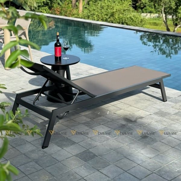 hướng đặt ghế hồ bơi hợp phong thủy