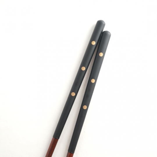  Đũa gỗ Nhật Dot (01 đôi) sơn mài họa tiết chấm bi 23.5cm | Hyozaemon Chopstick 1115 - ST-091 