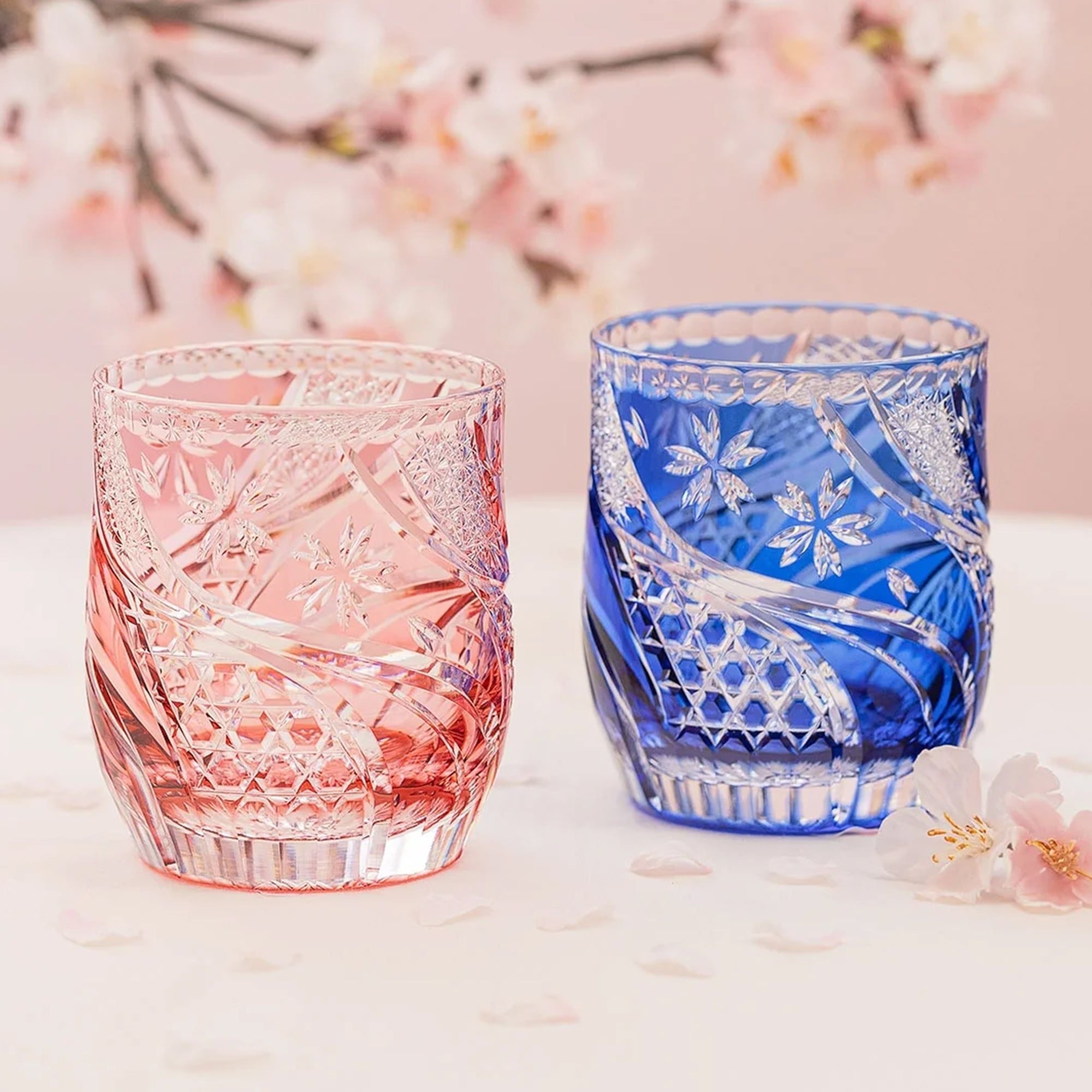 Ly pha lê rock glass họa tiết Edo Kiriko 'Sakura Nagare' 330ml màu xanh cobalt | Kagami T753 - 2996-CCB 