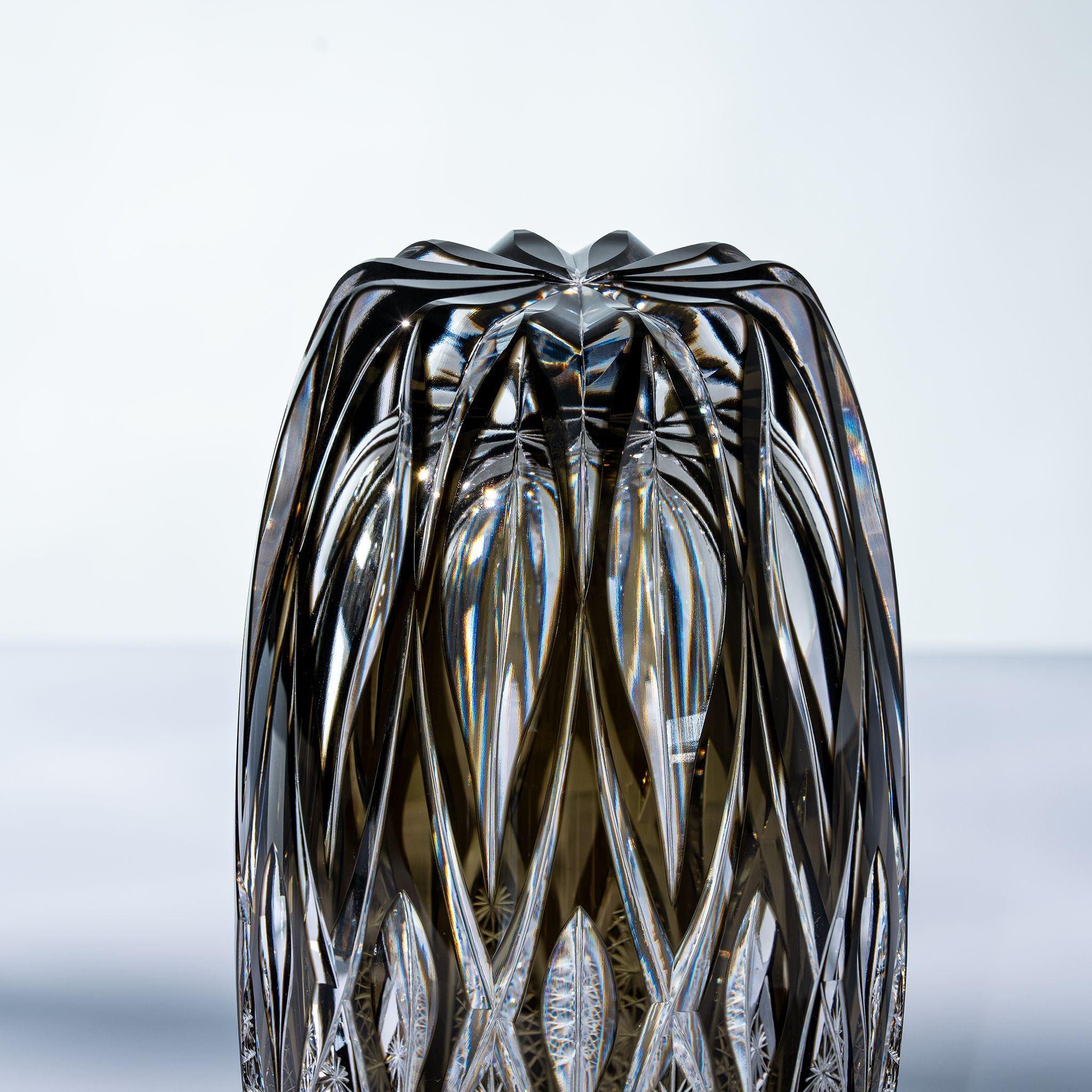  Bình hoa (lọ hoa) pha lê 'RuRu' 20,6cm màu xanh trà được chế tác bởi nghệ nhân Tatsuya Nemoto | Kagami Crystal F684 - 3037-BLK 