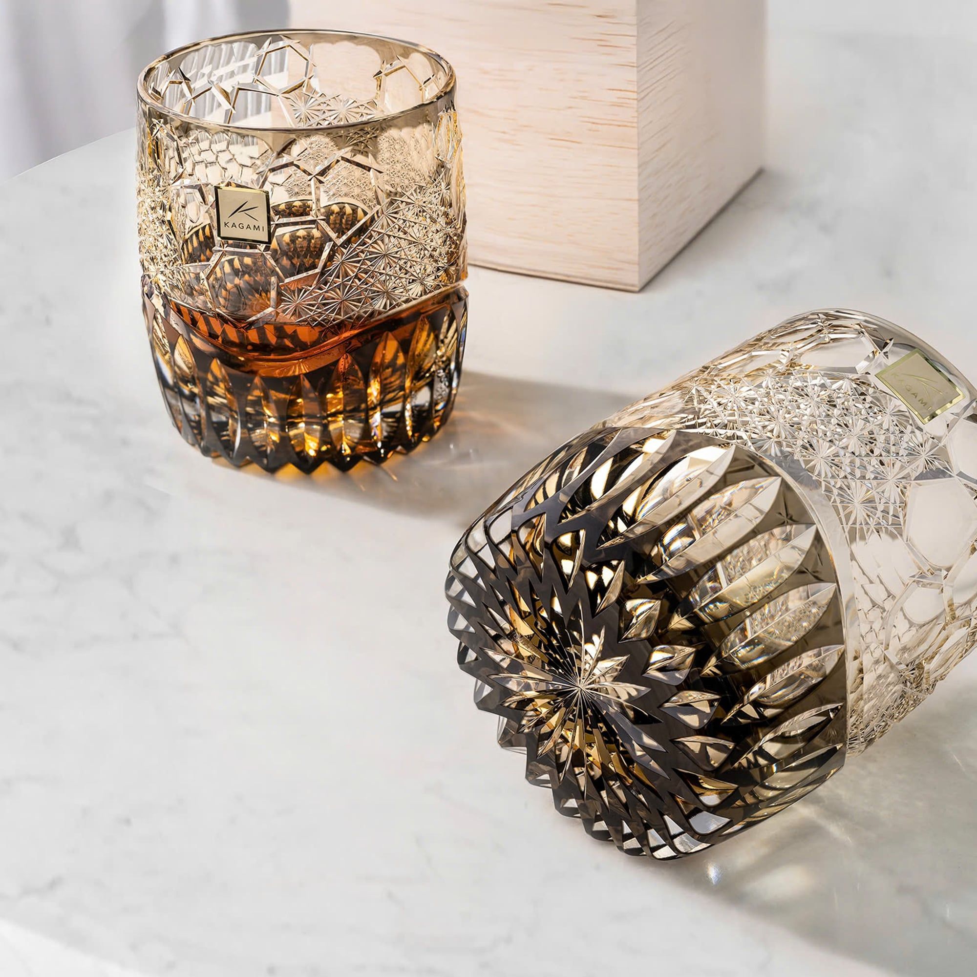  Ly pha lê rock glass Edo Kiriko 'Hyoukou' 330ml màu trà được chế tác bởi nghệ nhân Tomokazu Noguchi | Kagami Crystal T754 - 3010- WUK 