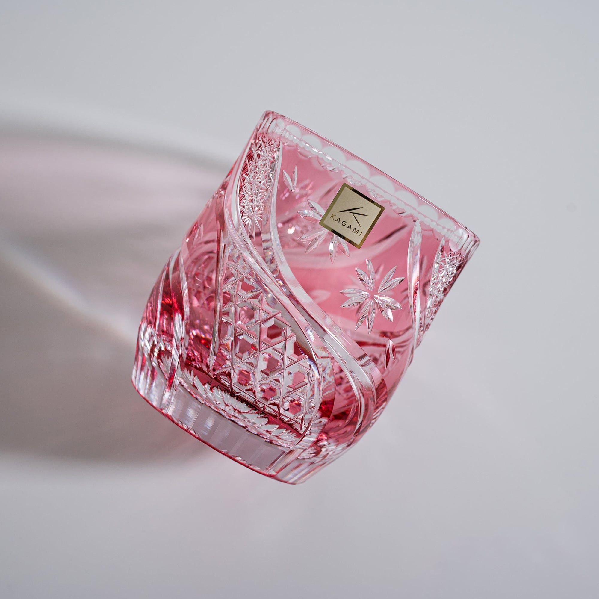  Ly pha lê rock glass họa tiết Edo Kiriko 'Sakura Nagare' 330ml màu đỏ | Kagami T753 - 2996-CAU 